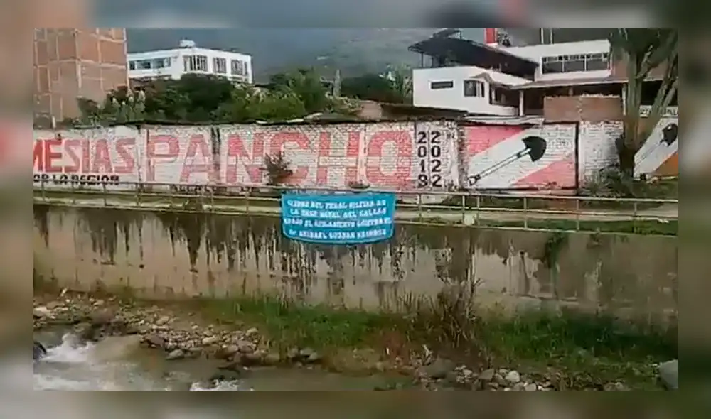 Cuelgan banderola solicitando la liberación de Abimael Guzmán [VIDEO]