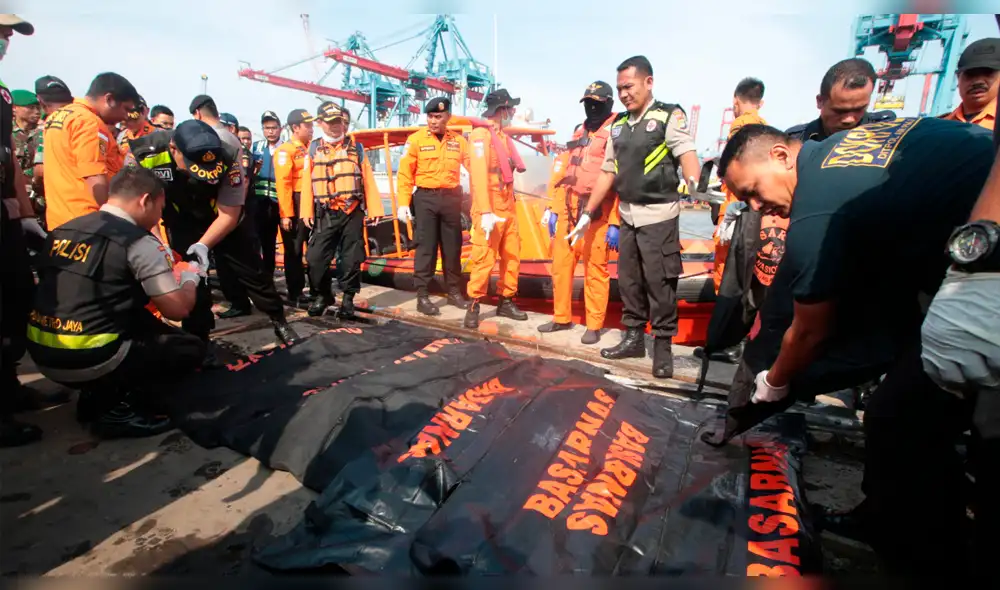 Avión de Lion Air en Indonesia se estrella con 189 personas [VIDEO]