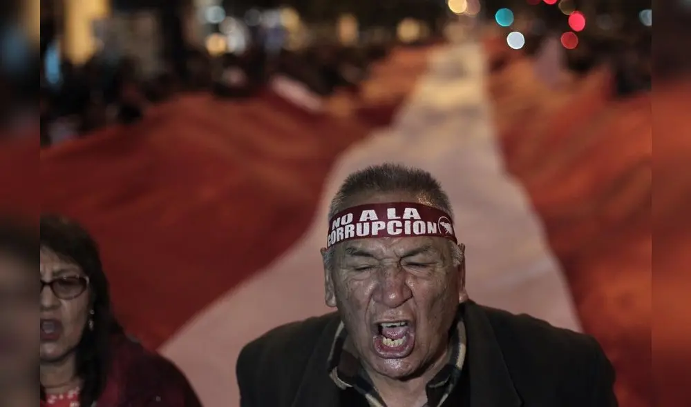 “¡Que se vayan todos!”: las mejores postales de la marcha a favor del adelanto de elecciones “¡Que se vayan todos!”: las mejores postales de la marcha a favor del adelanto de elecciones