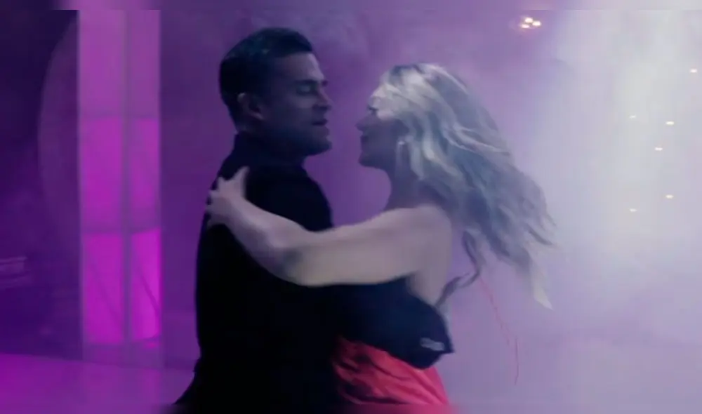 Christian Domínguez e Isabel Acevedo se besan en videoclip  Foto: captura