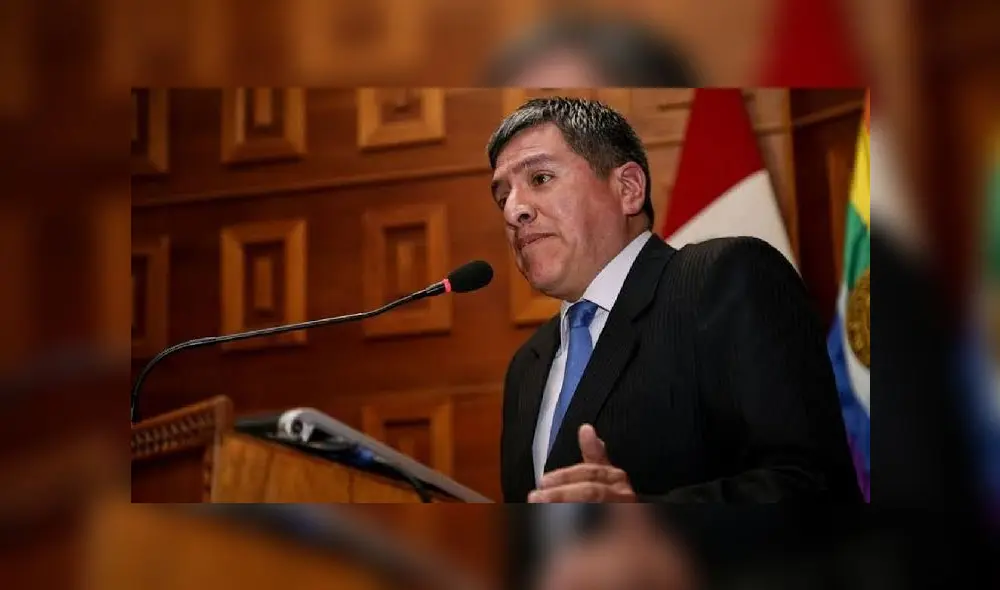 rumbo de votación. Aragón sostiene que en dos oportunidades votó contra la vacancia de Pedro Castillo porque las solicitudes no tenían sustento.