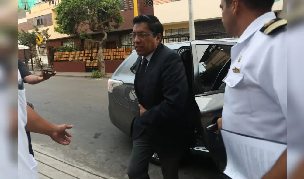 Ministros acudieron al local del Partido Morado [FOTOS] 