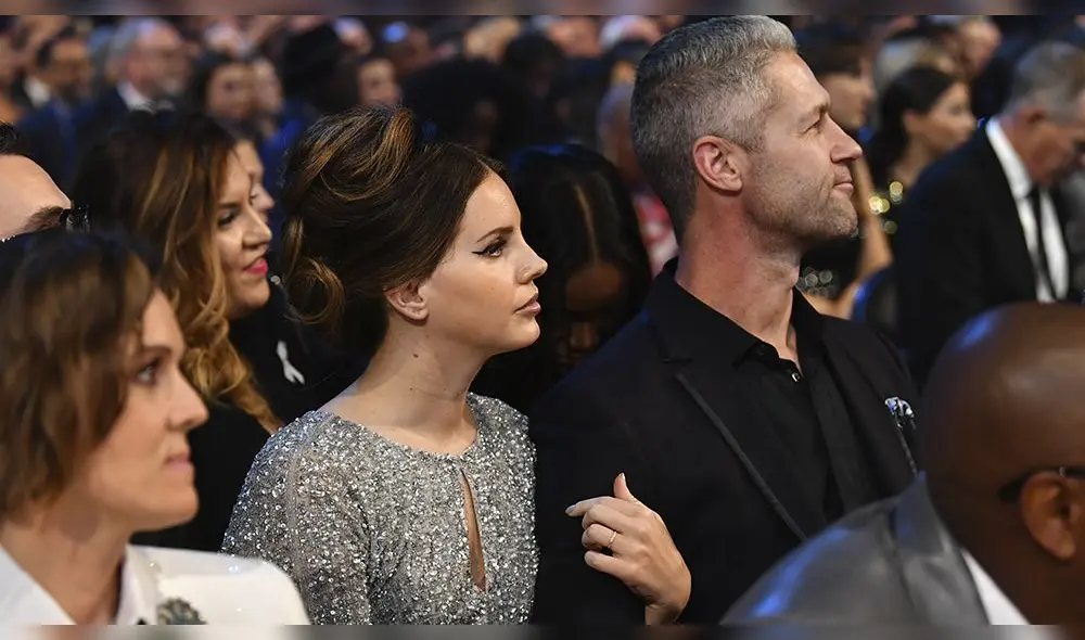 Lana Del Rey revela que compró su vestido para los Grammy en un insólito lugar Lana Del Rey revela que compró su vestido para los Grammy en un insólito lugar