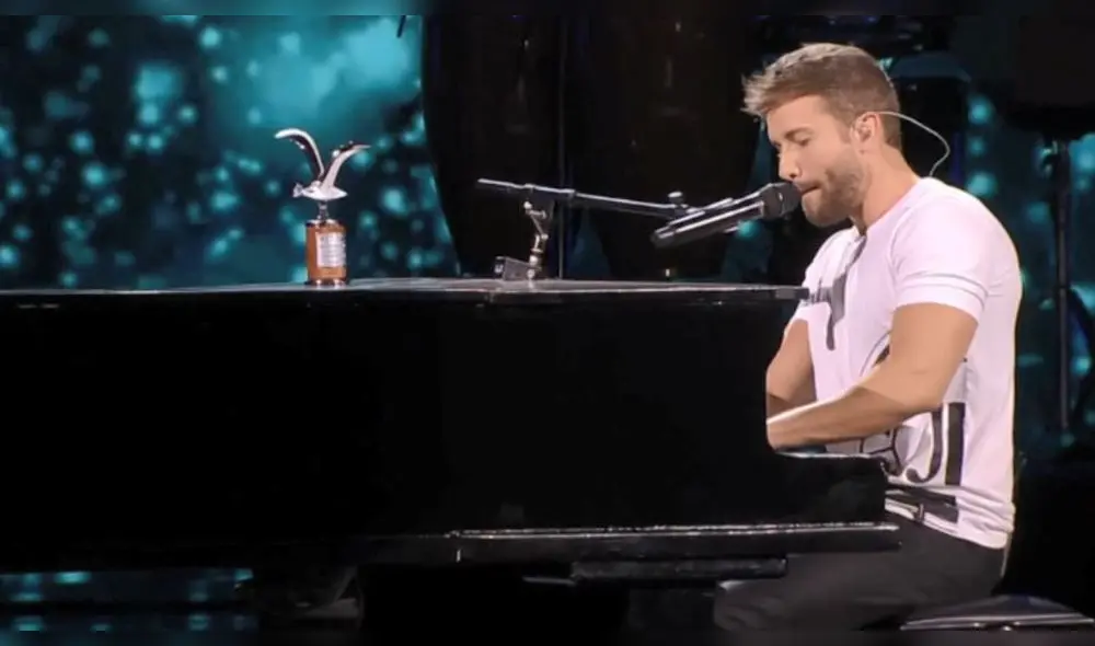 El cantautor español fue el encargado de abrir la cuarta noche del festival chileno y cautivó al 'monstruo' con sus mejores canciones. (Foto: Captura/Fox)