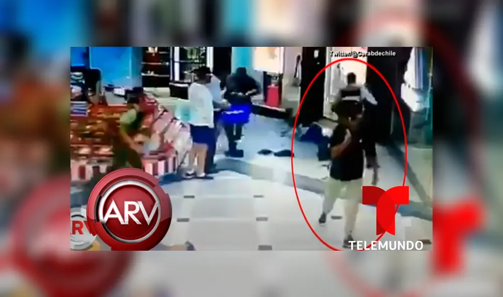 Video es viral en Facebook. El ladrón estaba a punto de escapar de la policía, pero no contó con que un joven pondría su pie para que tropiece y caiga al piso, donde sería apresado. Foto: Captura. Video es viral en Facebook. El ladrón estaba a punto de escapar de la policía, pero no contó con que un joven pondría su pie para que tropiece y caiga al piso, donde sería apresado. Foto: Captura.