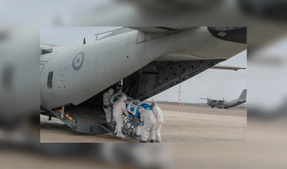 Fuerza Aérea trasladó a enfermero con COVID-19. Foto: Ministerio de Defensa