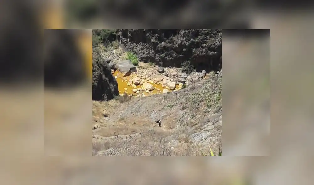 Este último domingo un auto cayó a un profundo abismo de aproximadamente 800 metros en el sector conocido como la ‘Loma del Viento’. (Foto: Difusión) Este último domingo un auto cayó a un profundo abismo de aproximadamente 800 metros en el sector conocido como la ‘Loma del Viento’. (Foto: Difusión)