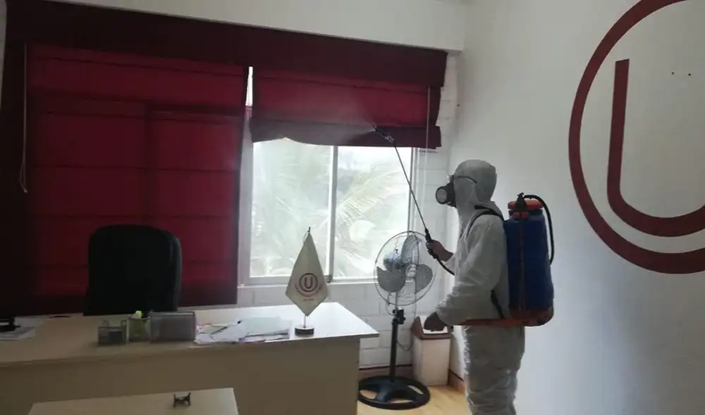 Instalaciones de Universitario fueron fumigadas para el reinicio de los entrenamientos. | Foto: Prensa Universitario