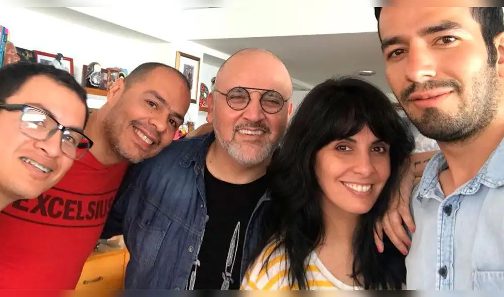 Carla García le juega broma a Beto Ortiz con relación a los aretes de las invitadas a EVDLV