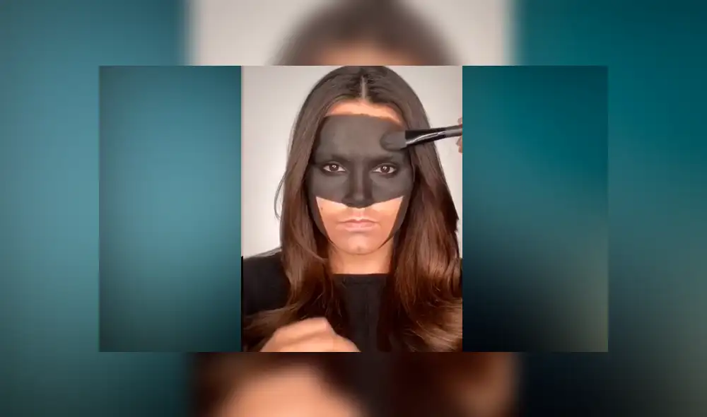 Desliza las imágenes para ver la increíble transformación que tuvo esta mujer para verse como el Batman de Ben Affleck. Fotocapturas: Leticia Gomes/TikTok
