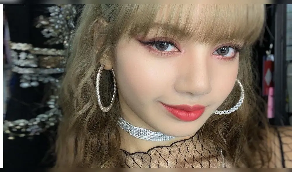 Lisa domina el tailandés, coreano, inglés y japonés.