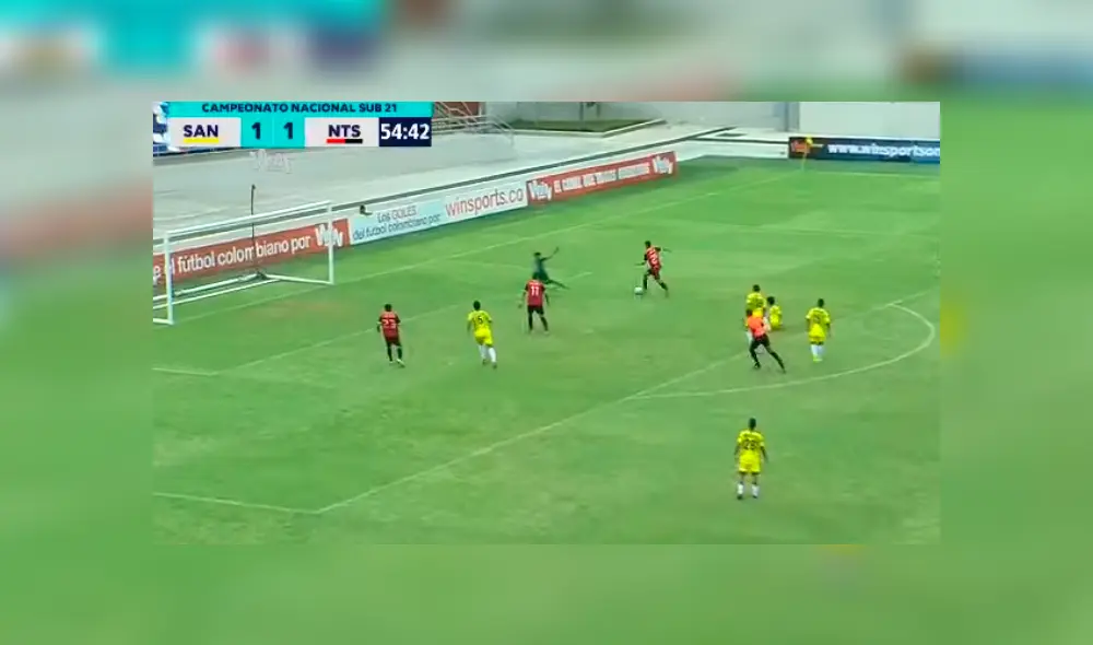 Hasta el Pibe Valderrama se rindió ante la espectacular jugada del jugador colombiano. Créditos: Captura de TV Hasta el Pibe Valderrama se rindió ante la espectacular jugada del jugador colombiano. Créditos: Captura de TV