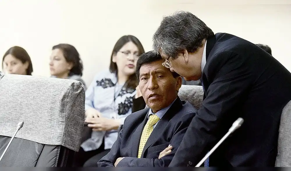Aeromoza ratifica versión contra Mamani por tocamientos 
