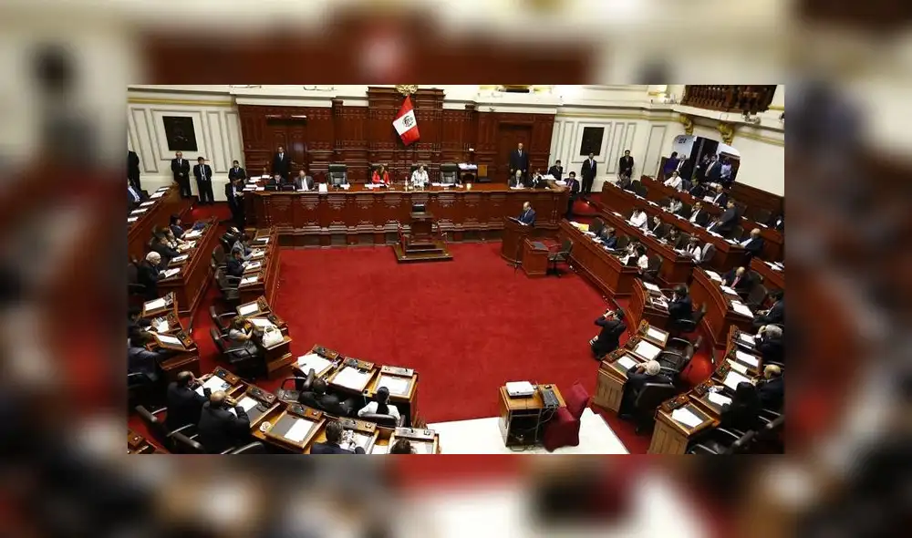 Nueva bancada de disidentes quiebra la mayoría fujiaprista