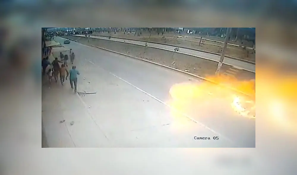 La deflagración se produjo luego que un vecino prendiera su auto en la avenida Villa el Mar. (Foto: Captura de video) La deflagración se produjo luego que un vecino prendiera su auto en la avenida Villa el Mar. (Foto: Captura de video)