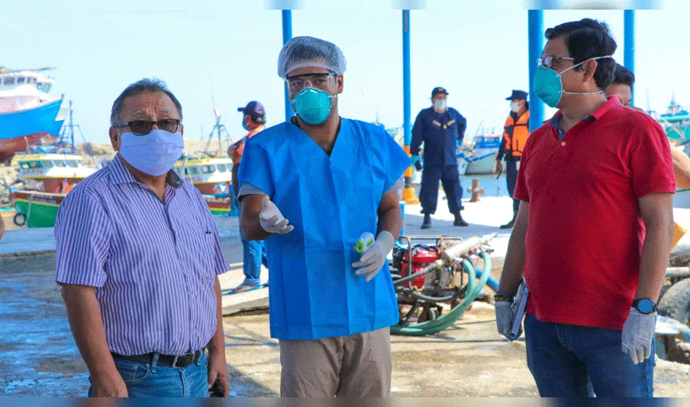 Autoridades y personal de salud supervisaron las embarcaciones.