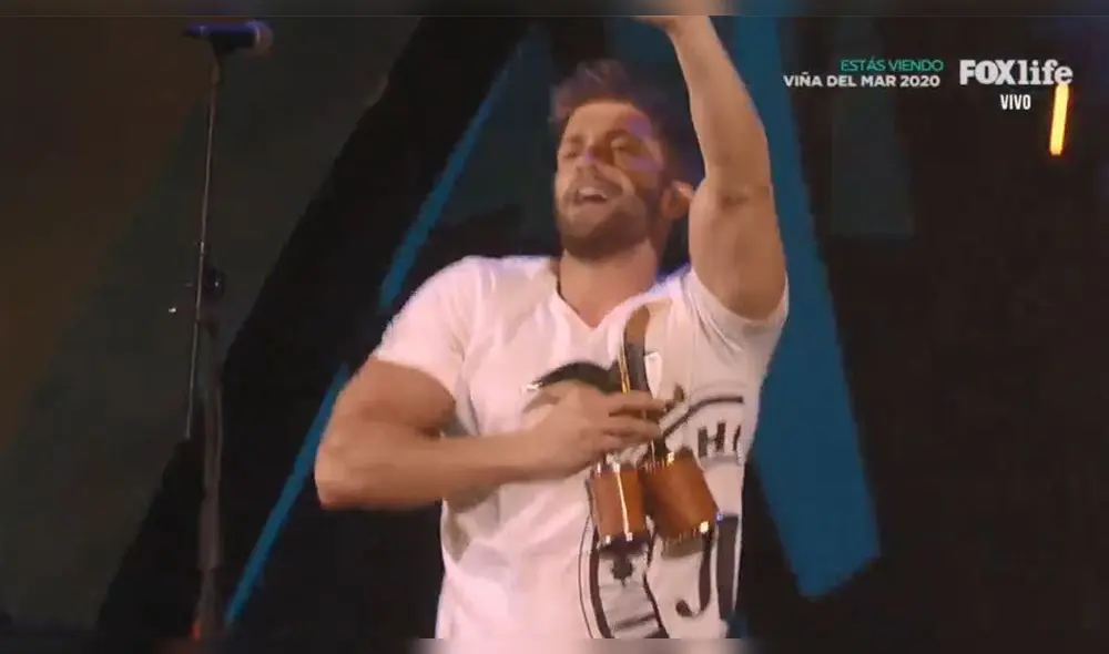 El intérprete ibérico se mostró muy emocionado al recibir los reconocimientos sobre el escenario de Valparaíso. (Foto: Captura/Fox)