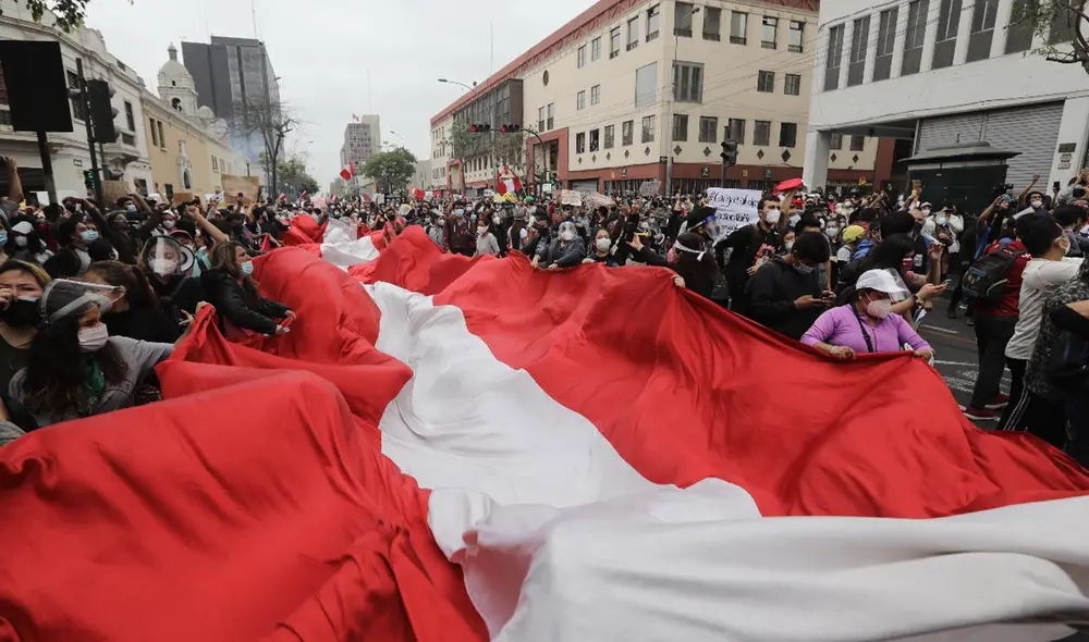 Protestas se extienden por sexto día consecutivo en contra de la asunción del actual presidente. Foto: Jorge Cerdán/La República. Protestas se extienden por sexto día consecutivo en contra de la asunción del actual presidente. Foto: Jorge Cerdán/La República.