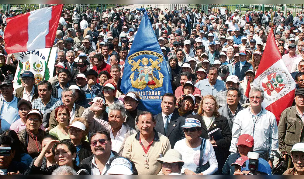 Congreso nivela pensiones de militares y policías 