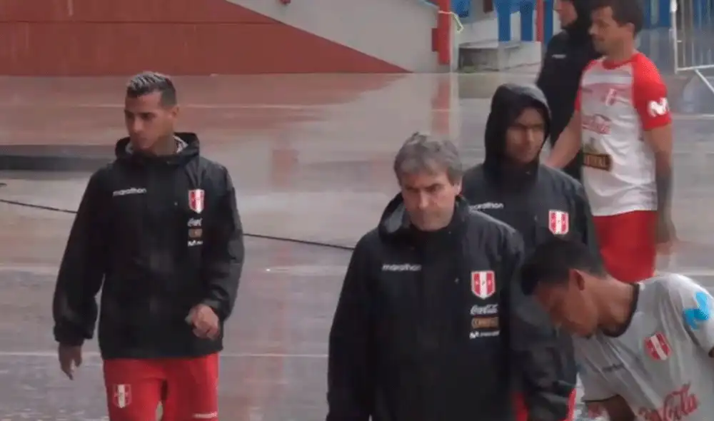 Se interrumpen los entrenamientos de la selección peruana por lluvias en Miami. Se interrumpen los entrenamientos de la selección peruana por lluvias en Miami.