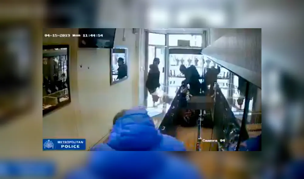 Desliza hacia la izquierda para ver el ocurrente blooper de los delincuentes. Video viral de YouTube.