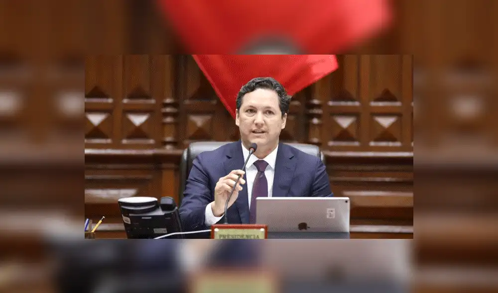 Daniel Salaverry: “Es necesario medidas urgentes para reorganizar el Ministerio Público” Daniel Salaverry: “Es necesario medidas urgentes para reorganizar el Ministerio Público”