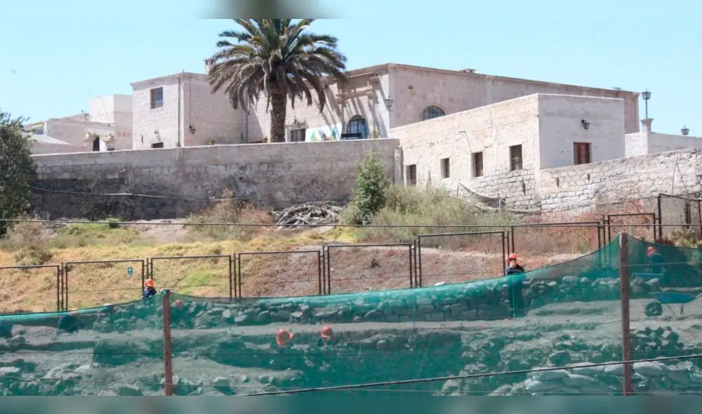 Obras cerca al Palacio Goyeneche.