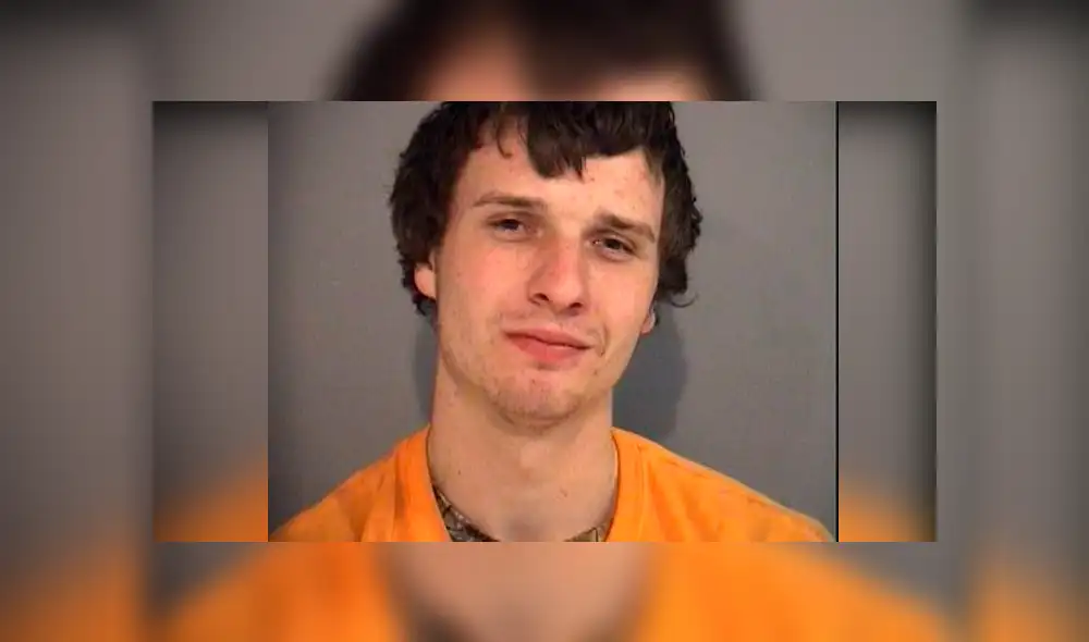 Abusa sexualmente de la perra preñada de su amigo y este lo descubre