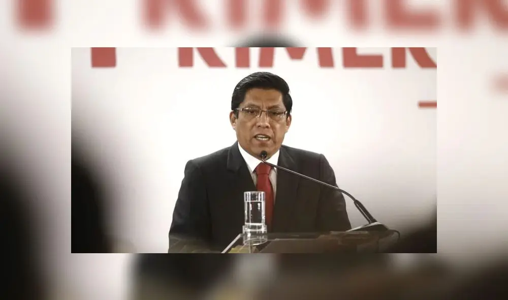 Vicente Zeballos anuncia el aumento de sueldo a maestros Vicente Zeballos anuncia el aumento de sueldo a maestros