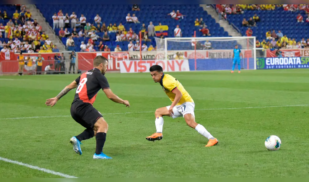 Selección peruana: debate entre Teddy Cardama y Mauricio Loret de Mola por la posición de juego de Gabriel Costa. Selección peruana: debate entre Teddy Cardama y Mauricio Loret de Mola por la posición de juego de Gabriel Costa.