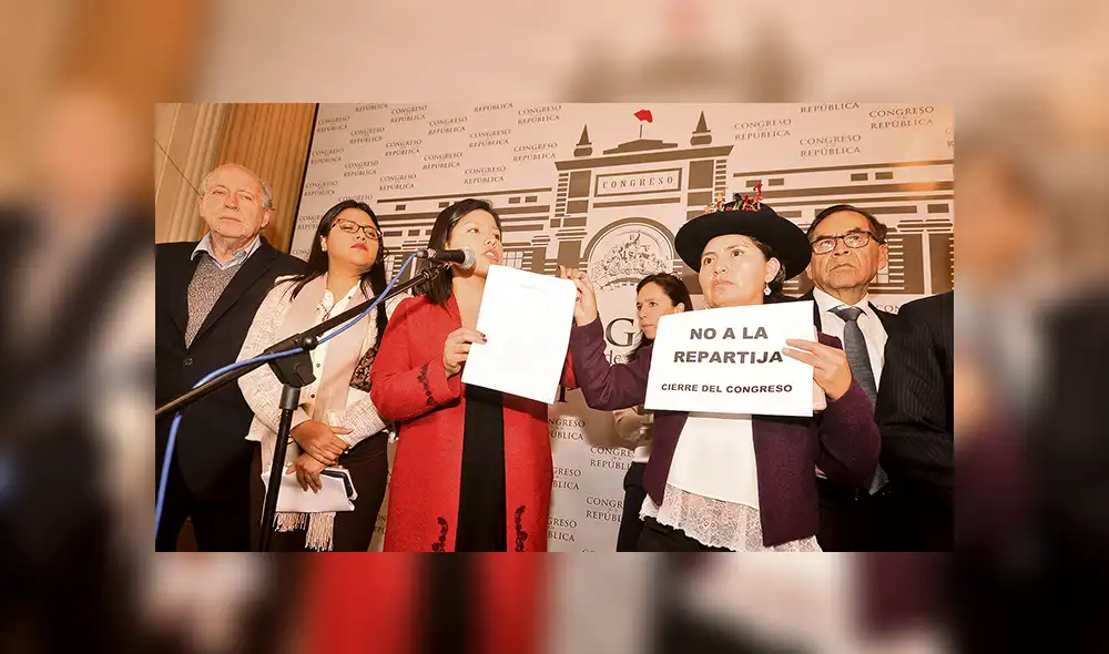 Ahora. Integrantes de Nuevo Perú exigieron al presidente de la República el cierre del Congreso manejado por el fujimorismo.