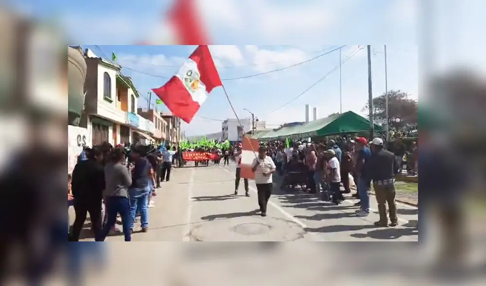 Ciudadanos organizaron un desfile por Fiestas Patrias Ciudadanos organizaron un desfile por Fiestas Patrias