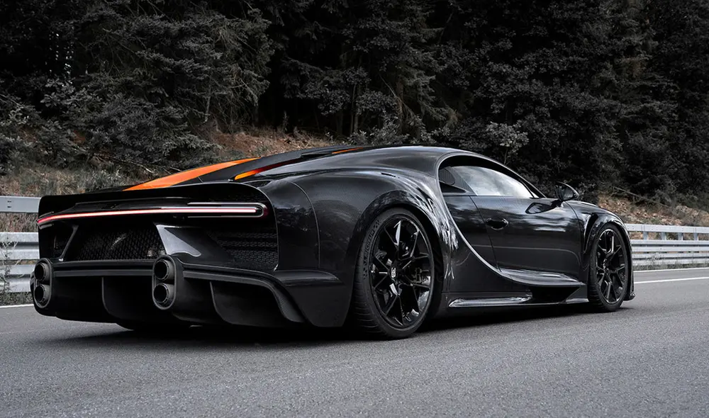 Bugatti Chiron Super Sport 300+ tiene una velocidad máxima de 490,484 km/h. Foto: Car and Driver
