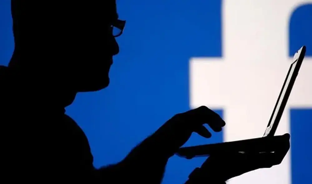 Facebook también te ofrece la opción de cambiar tu nombre en la red social. Foto: FayerWayer