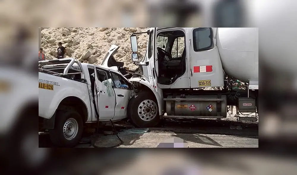 Daños. Camioneta de familia quedó "clavada" en la cisterna.