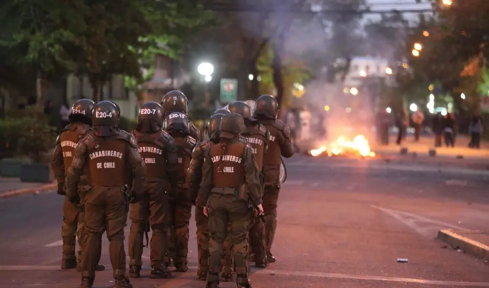 El hecho se registró el último domingo 11 de octubre, en medio de las manifestaciones en Plaza Italia. Foto: EFE/referencial