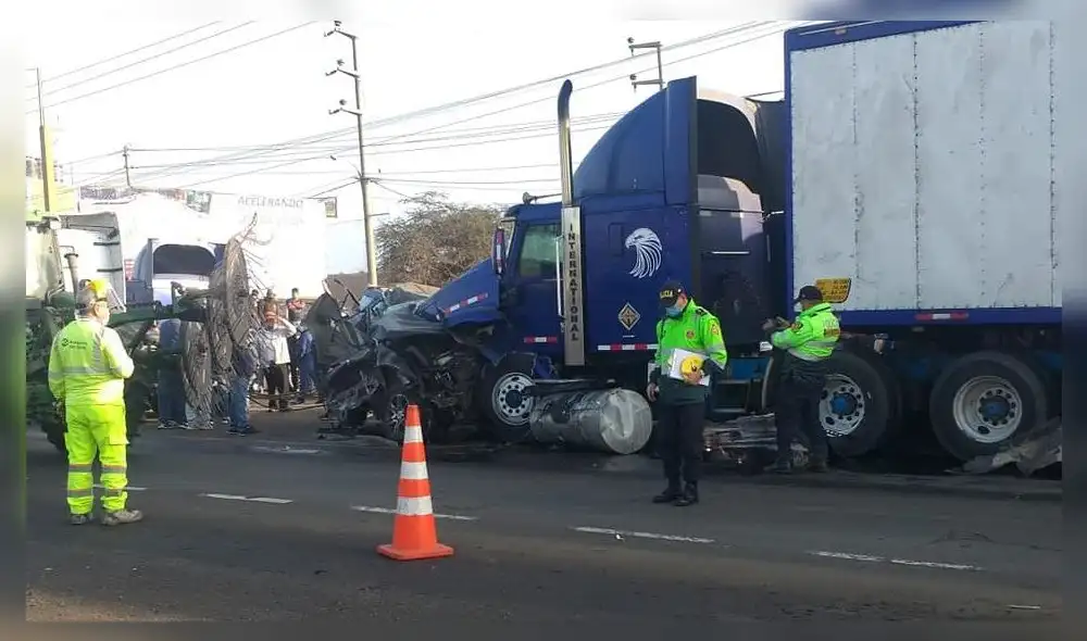 La Libertad: choque frontal entre trayler y camioneta deja un muerto ...