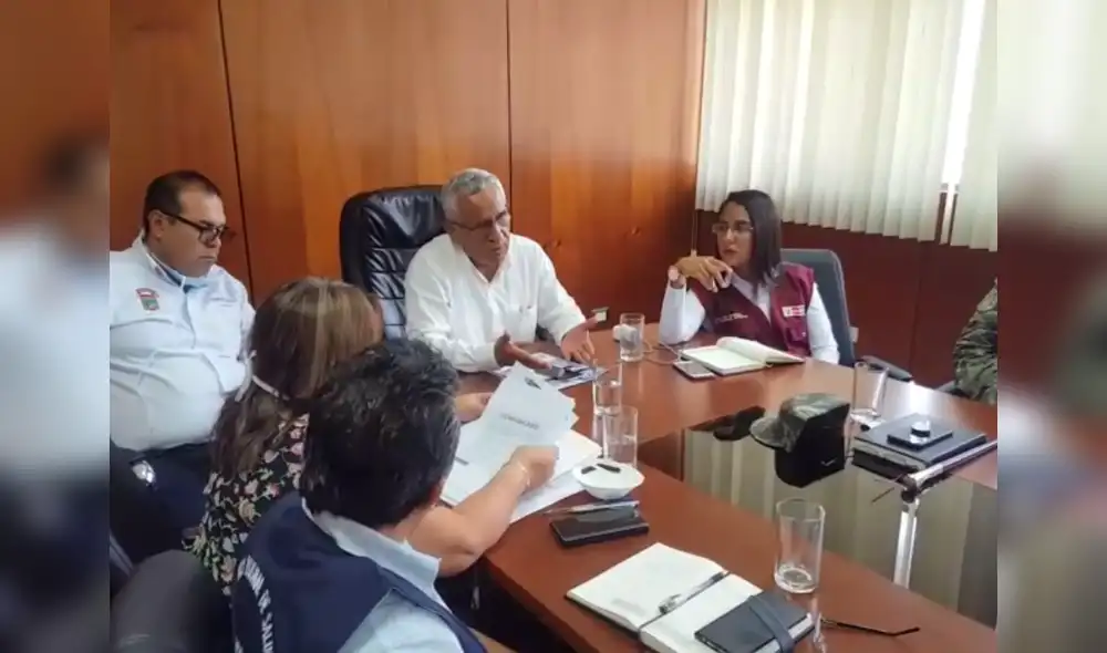 Soldados se encuentran resguardando las calles. Soldados se encuentran resguardando las calles.