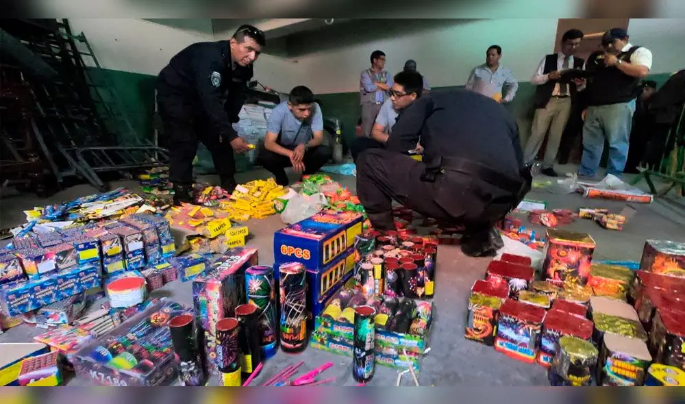 Decomisan 50 kilos de pirotécnicos en plataforma Avelino Cáceres.