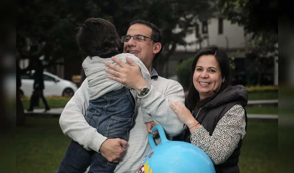 25.09.19 ALDAIR MEJIA
REPORTAJE SOBRE FAMILIAS ACOGEDORAS
MARIA DEL CARMEN SANTIAGO
FAMILIAS
25.09.19 ALDAIR MEJIA
REPORTAJE SOBRE FAMILIAS ACOGEDORAS
MARIA DEL CARMEN SANTIAGO
FAMILIAS