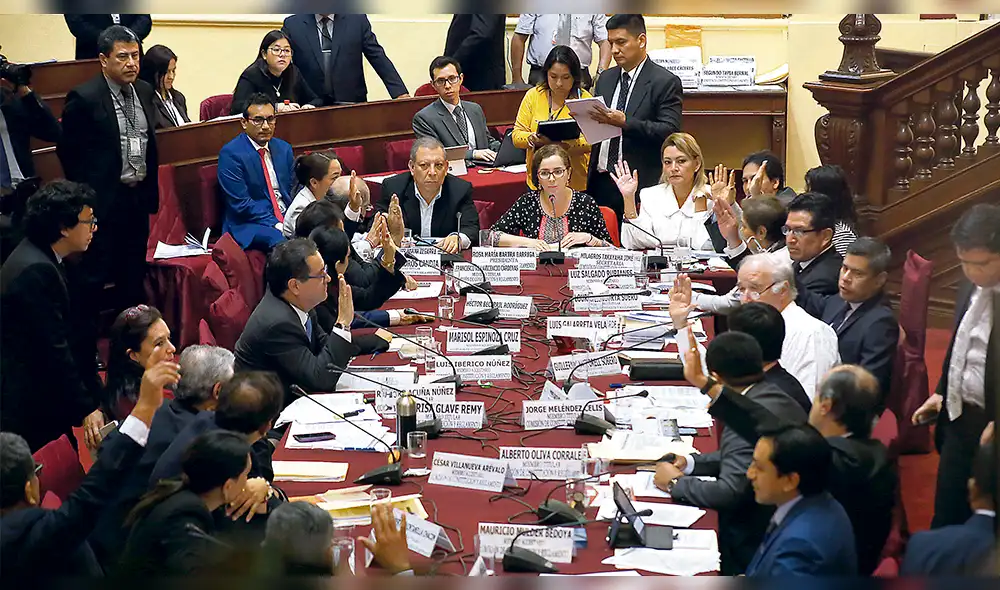 Congresistas insisten en tener el control de su propia inmunidad