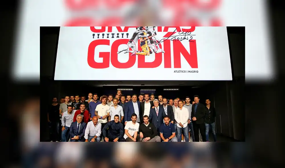 Griezmann y Simeone lloraron desconsoladamente en la despedida de Godín [VIDEO]