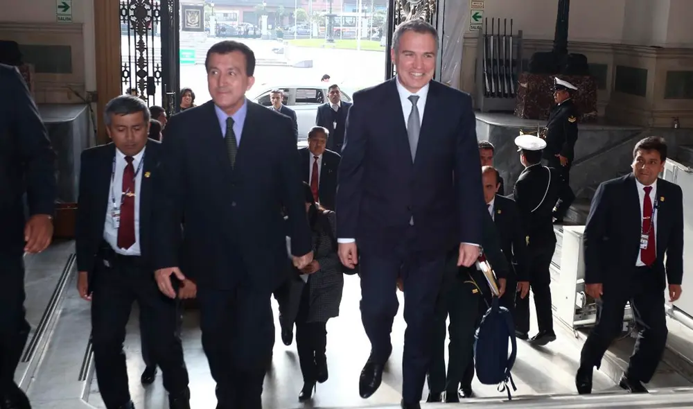 Salvador del Solar llegó al Congreso para exposición del proyecto de adelanto de elecciones. Foto: Michael Ramón.