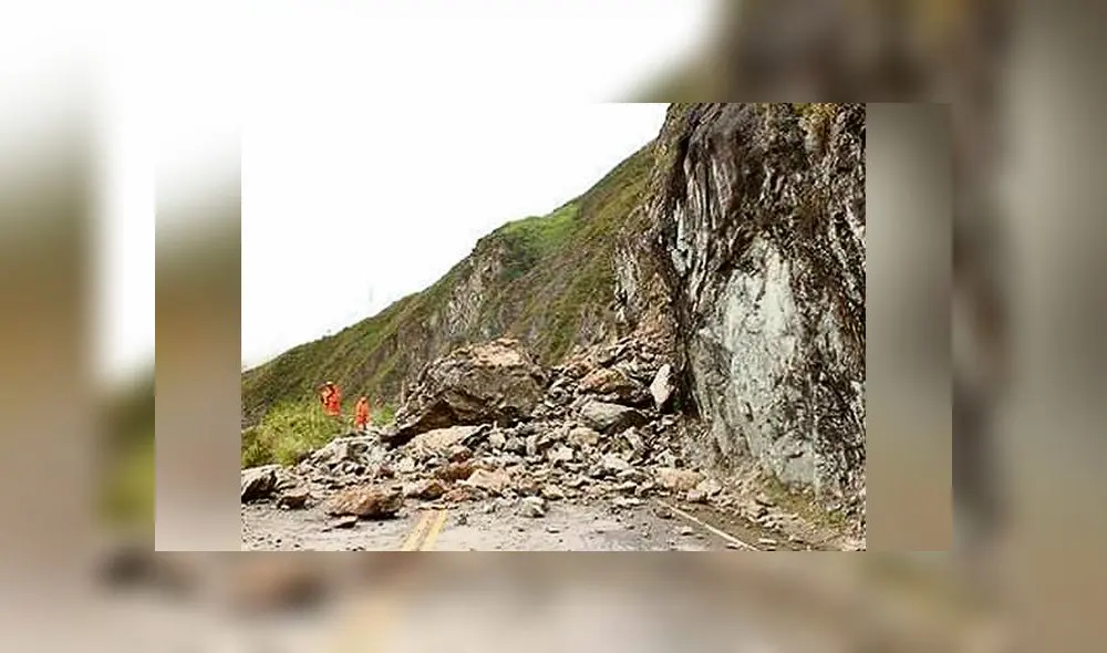 Deslizamientos y protestas en Junín bloquearon por tramos la Carretera Central Deslizamientos y protestas en Junín bloquearon por tramos la Carretera Central