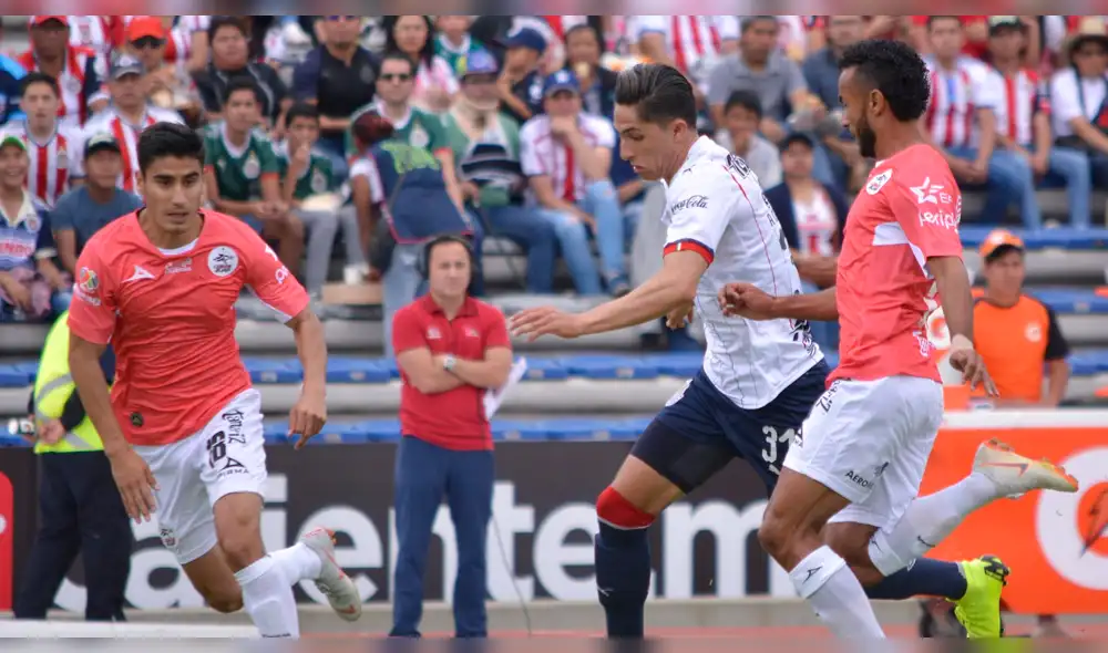Chivas de Guadalajara empató 1-1 con Lobos BUAP por la Liga MX [RESUMEN]