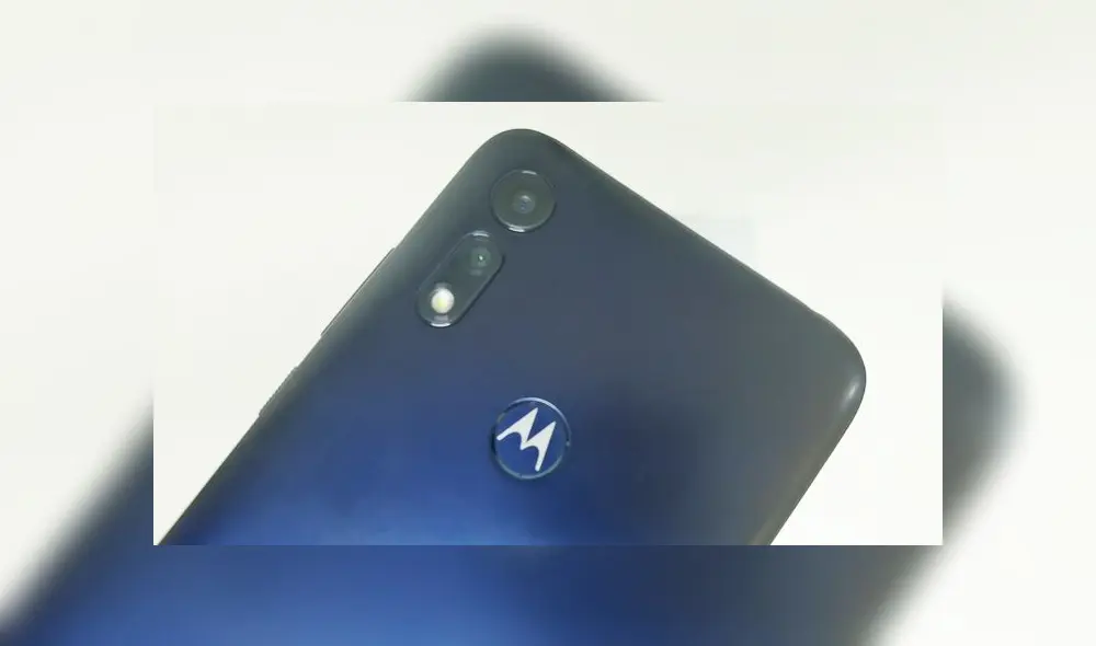 En la parte trasera vemos su sistema de doble cámara: 13 MP con f/2,2 y otro sensor de profundidad de 2MP con f/2.4. Foto: Daniel Robles En la parte trasera vemos su sistema de doble cámara: 13 MP con f/2,2 y otro sensor de profundidad de 2MP con f/2.4. Foto: Daniel Robles