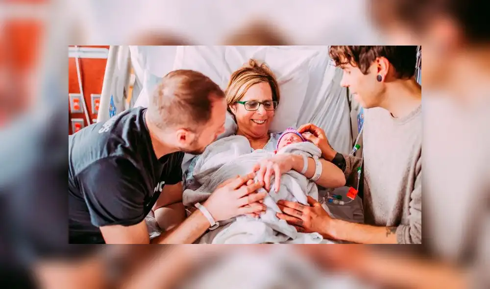 Mujer de 61 años alumbró a su nieta para que su hijo gay pueda ser papá [FOTOS]