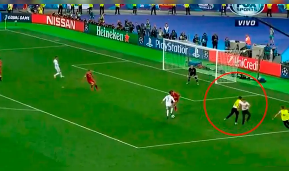 Real Madrid vs Liverpool: Hincha impide el gol de Cristiano Ronaldo en la final de la Champions League Real Madrid vs Liverpool: Hincha impide el gol de Cristiano Ronaldo en la final de la Champions League