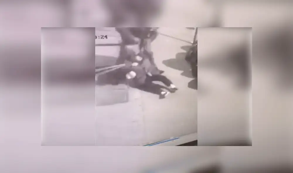 Ladrón arroja al suelo de forma violenta a anciana para robarle su cartera y es liberado [VIDEO]