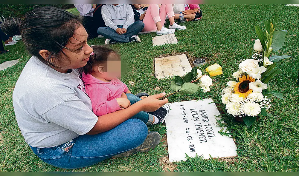 Piden justicia. Madre e hija piden que les reconozcan todos los beneficios de ley. Piden justicia. Madre e hija piden que les reconozcan todos los beneficios de ley.